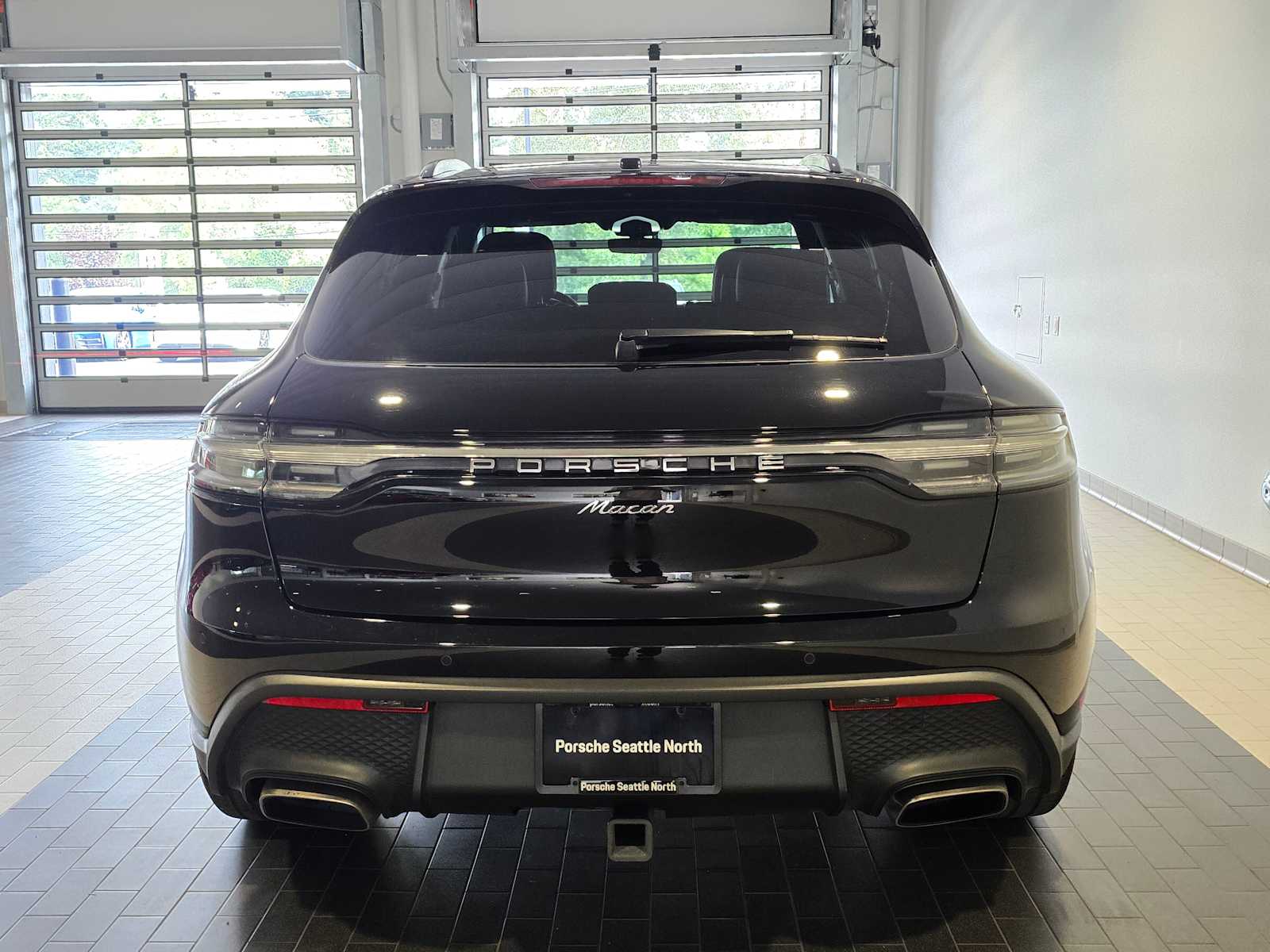 2024 Porsche Macan Base photo 4
