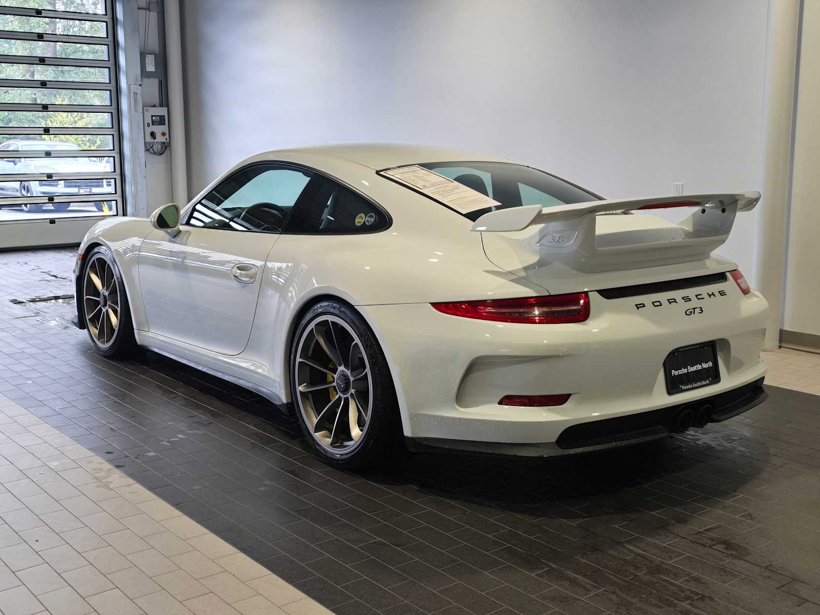 2015 Porsche 911 GT3 Coupe photo 3