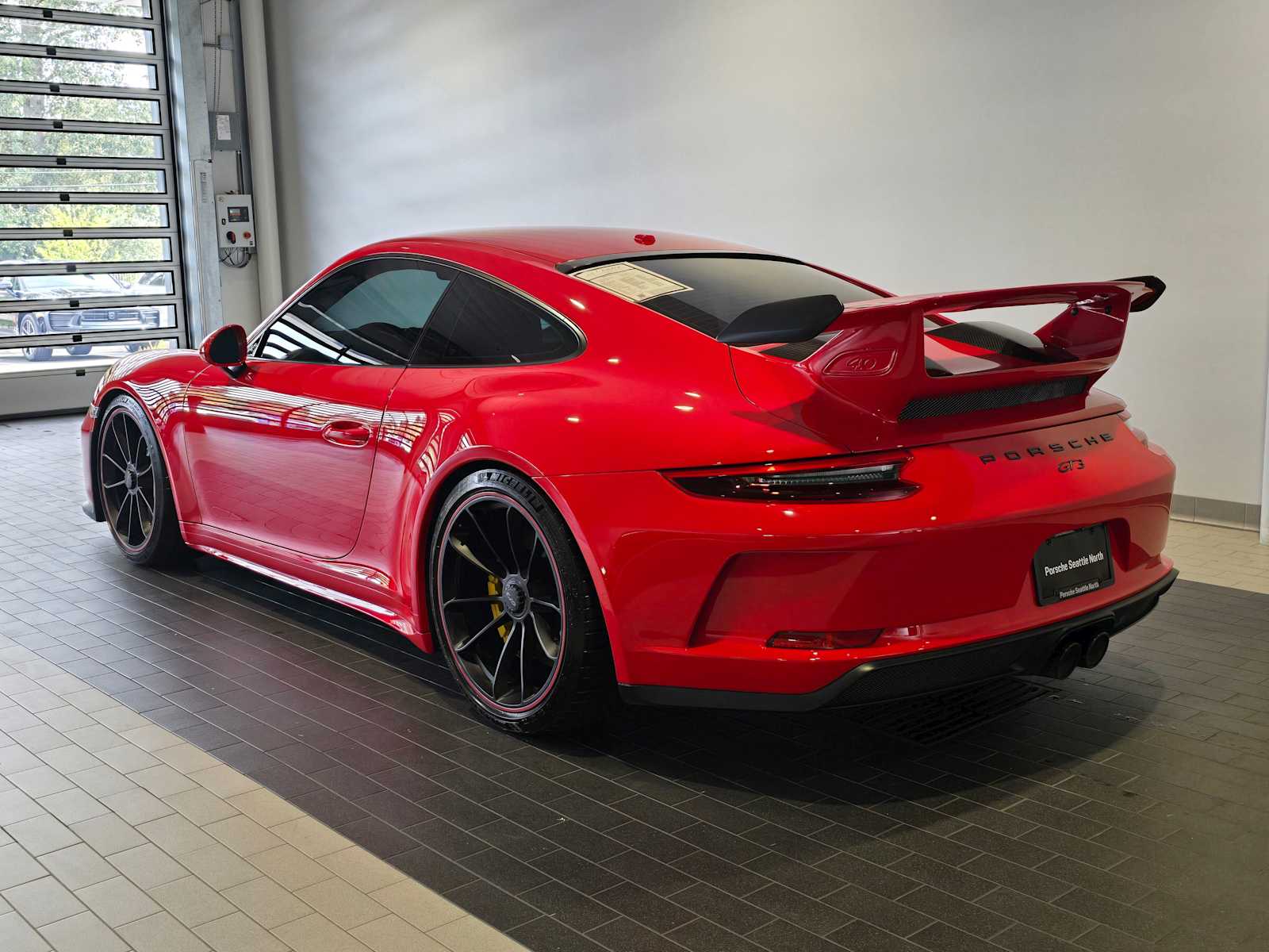 2018 Porsche 911 GT3 Coupe photo 3