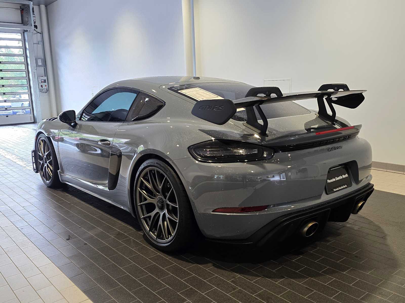 2023 Porsche Cayman GT4 RS photo 3