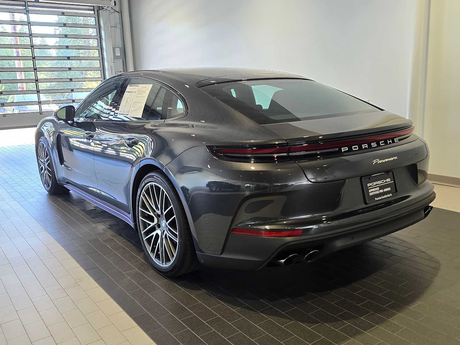 2024 Porsche Panamera Base photo 3