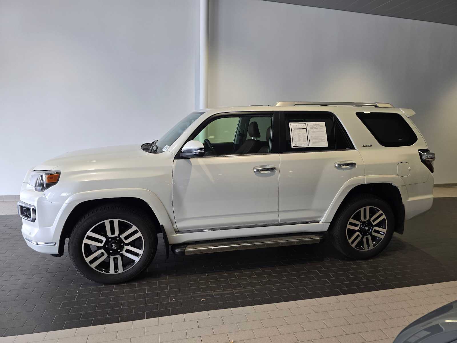 2023 Toyota 4Runner Limited 4WD photo 2