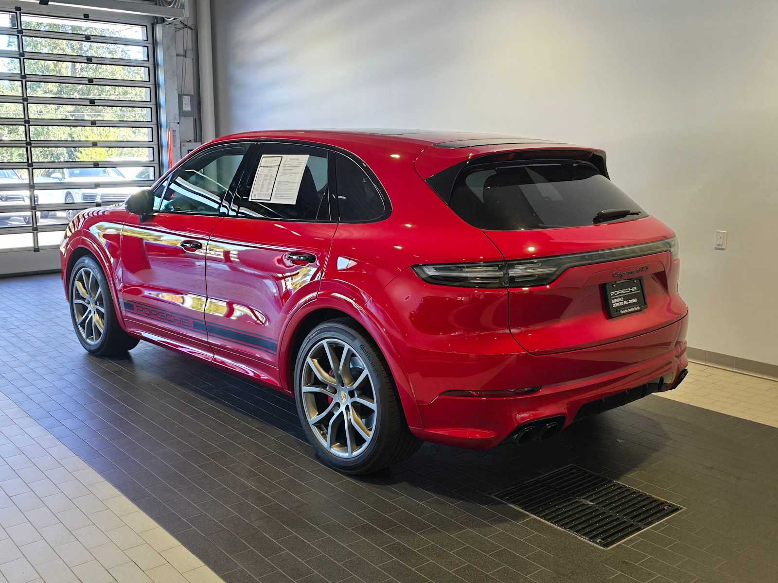 2023 Porsche Cayenne GTS photo 3