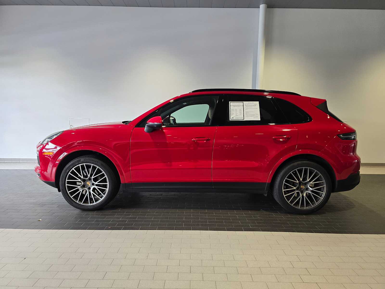 2023 Porsche Cayenne Base photo 2