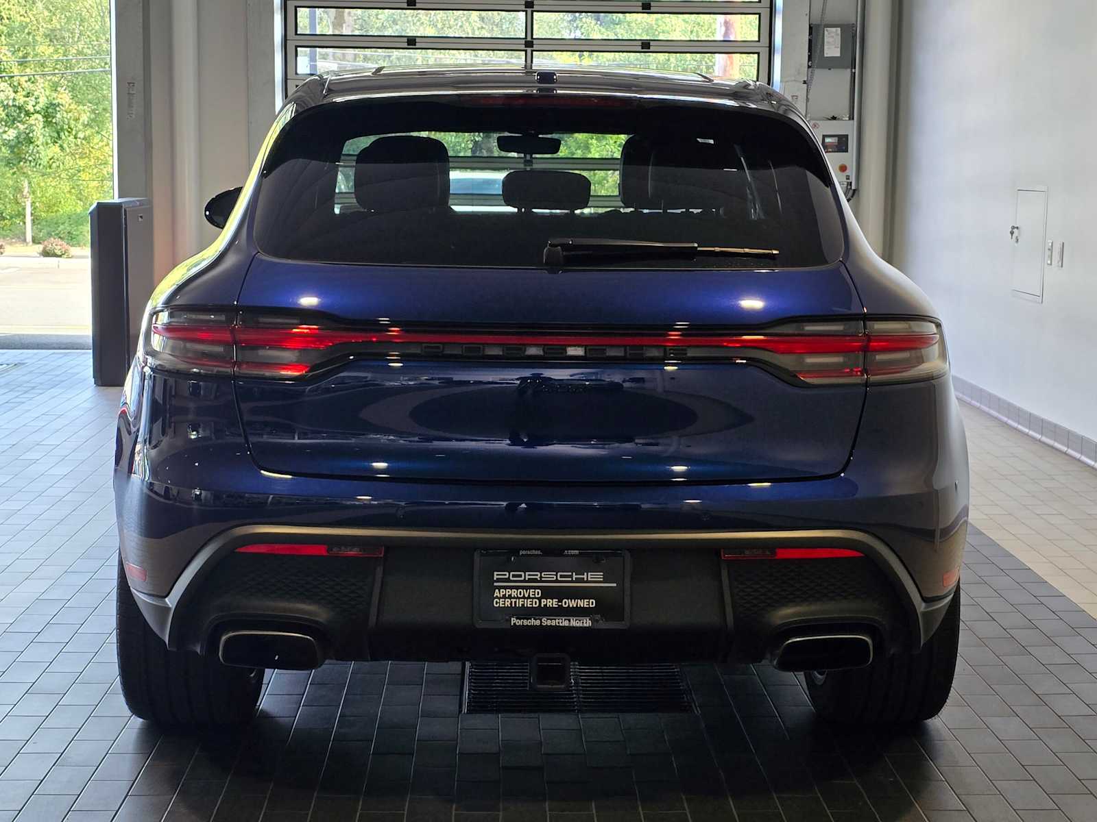 2024 Porsche Macan Base photo 4