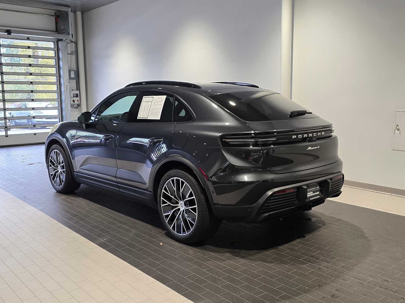 2024 Porsche Macan Electric 4 photo 3