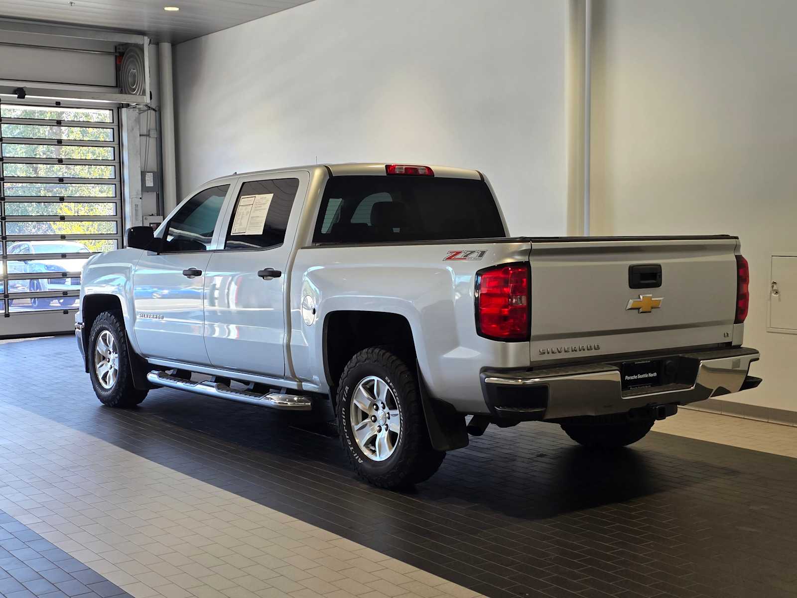 2014 Chevrolet Silverado 1500 LT photo 3