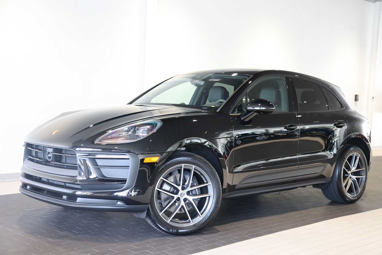 2025 Porsche Macan Base