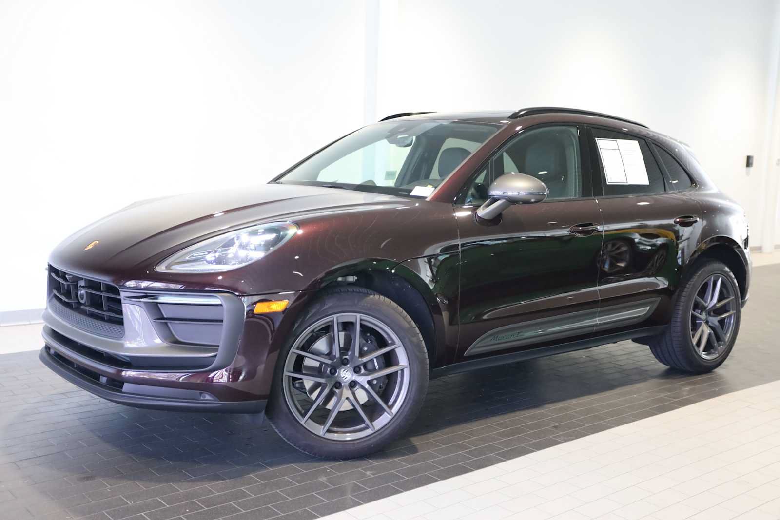2025 Porsche Macan T