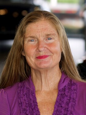 Staff member Tina Kelly from ID_e631c5