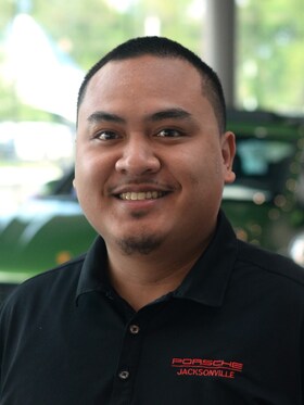 Staff member Brandon Sa from ID_e631c5