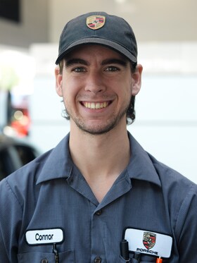 Staff member Connor from ID_59aa06