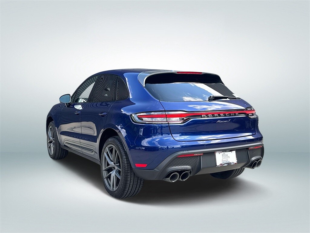 2024 Porsche Macan T photo 3