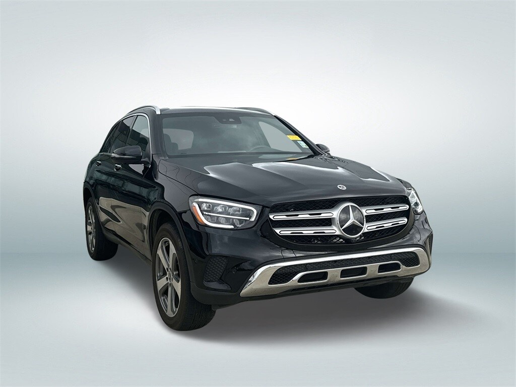 2022 Mercedes Benz GLC 300 photo 2
