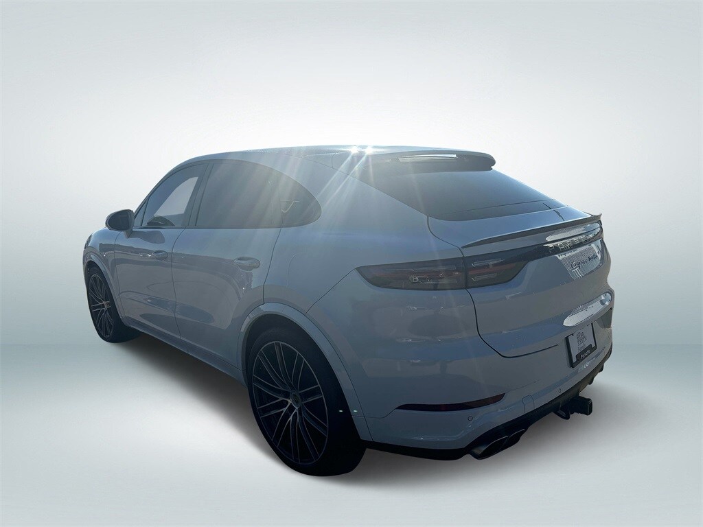 2022 Porsche Cayenne Coupe Turbo photo 4