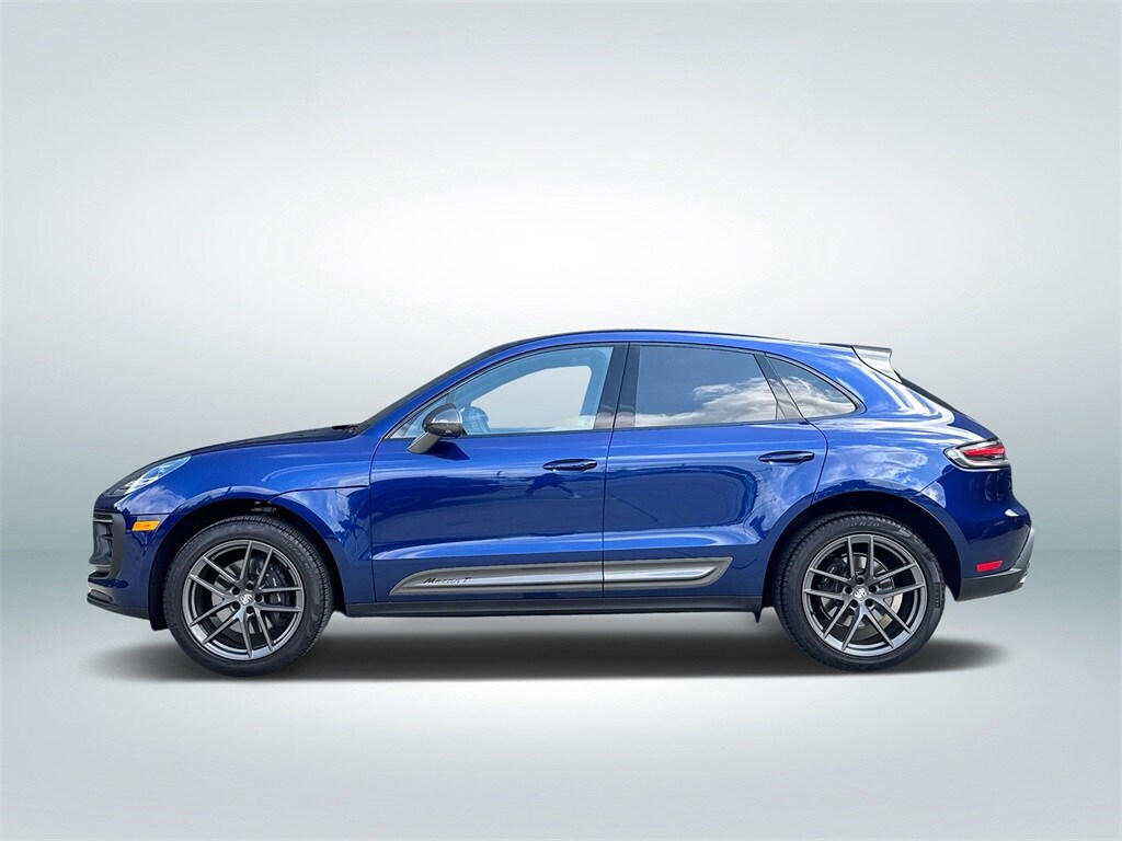 2024 Porsche Macan T photo 2
