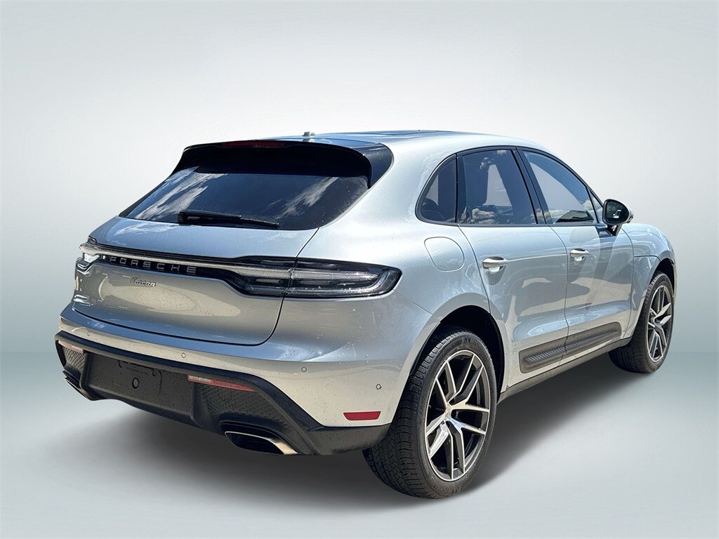 2024 Porsche Macan Base photo 3