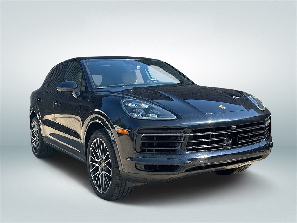 2021 Porsche Cayenne S photo 2