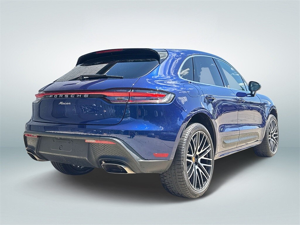 2024 Porsche Macan Base photo 3