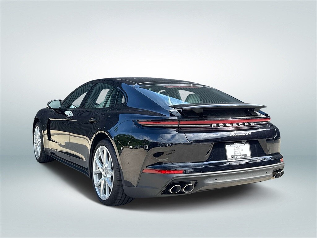 2024 Porsche Panamera 4 photo 3
