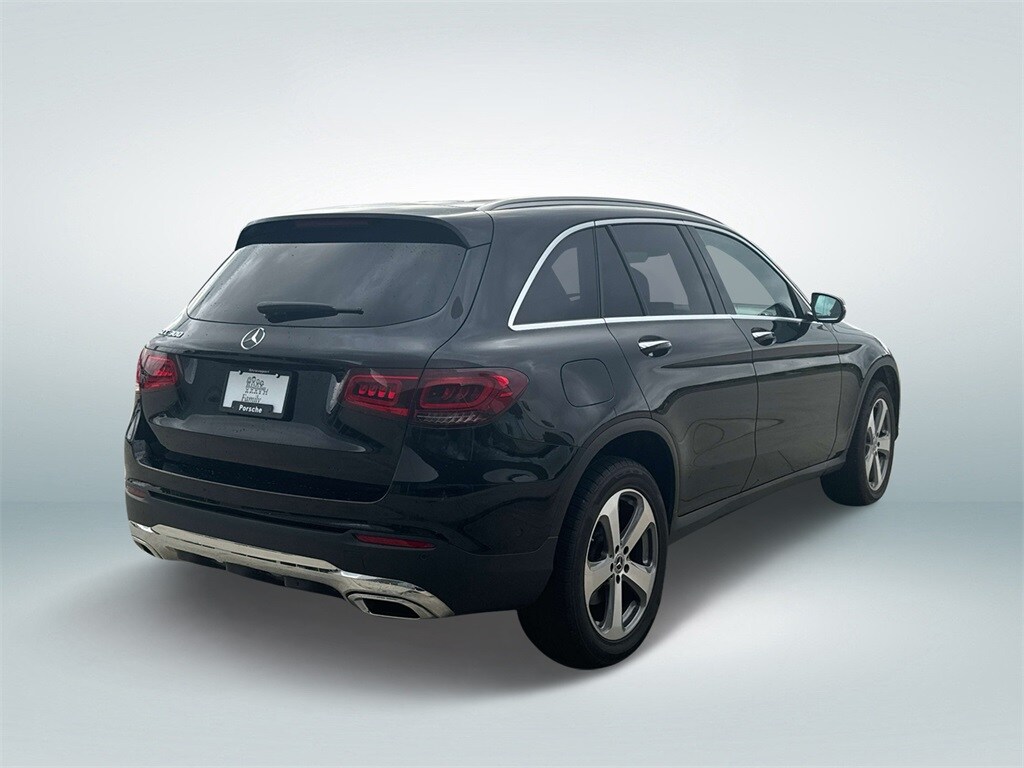 2022 Mercedes Benz GLC 300 photo 3