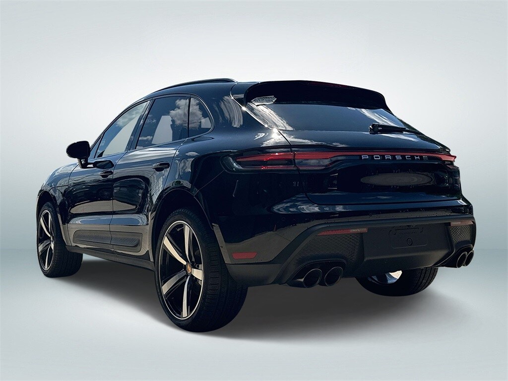 2024 Porsche Macan T photo 4