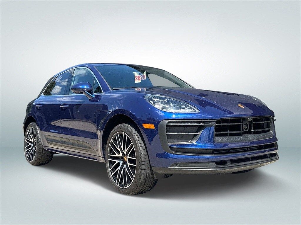 2024 Porsche Macan Base photo 2