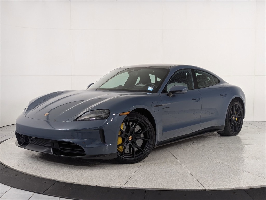 2025 Porsche Taycan GTS's photo