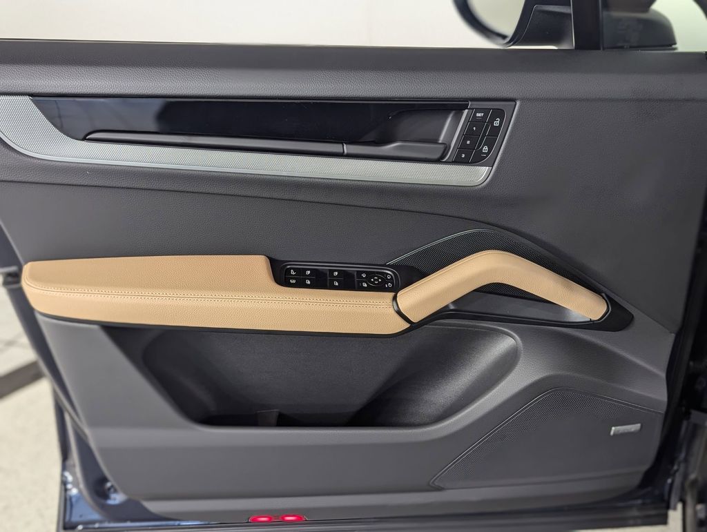 2025 Porsche Cayenne Coup E-Hybrid - Photo 20