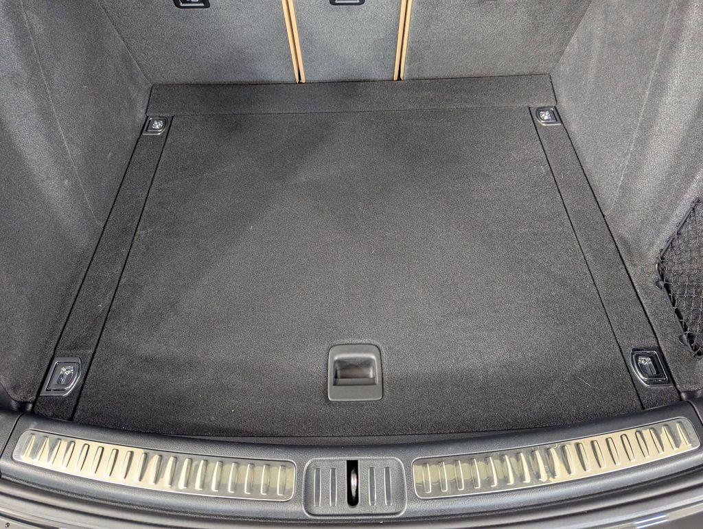 2025 Porsche Macan - Photo 22