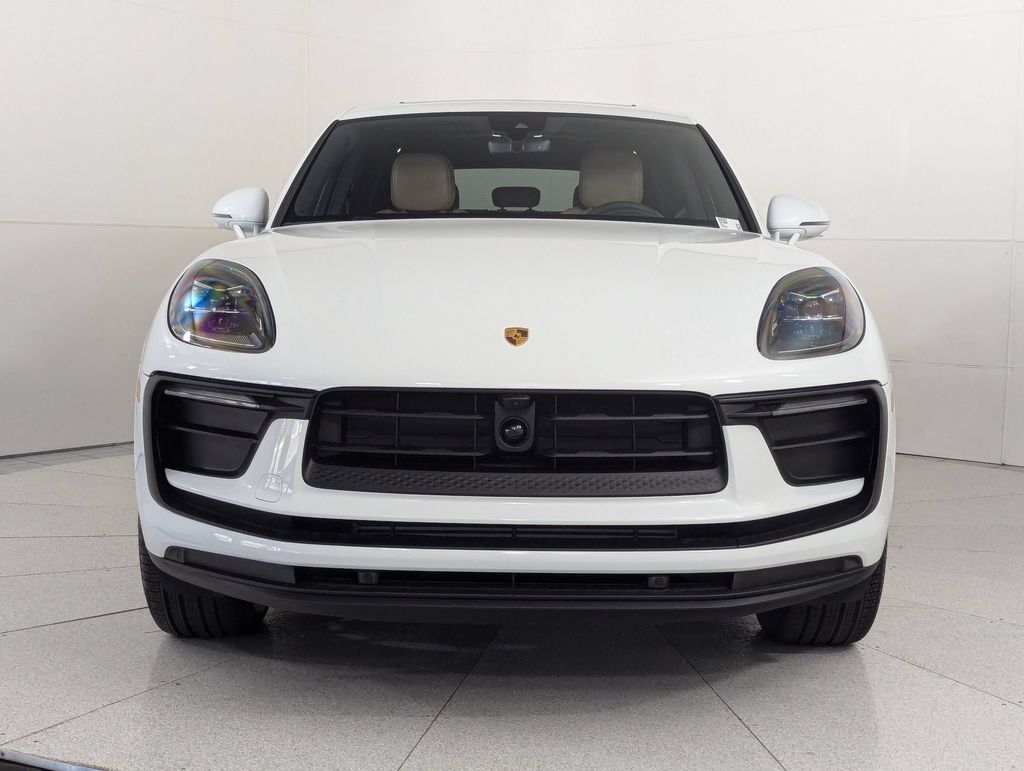2025 Porsche Macan T - Photo 6