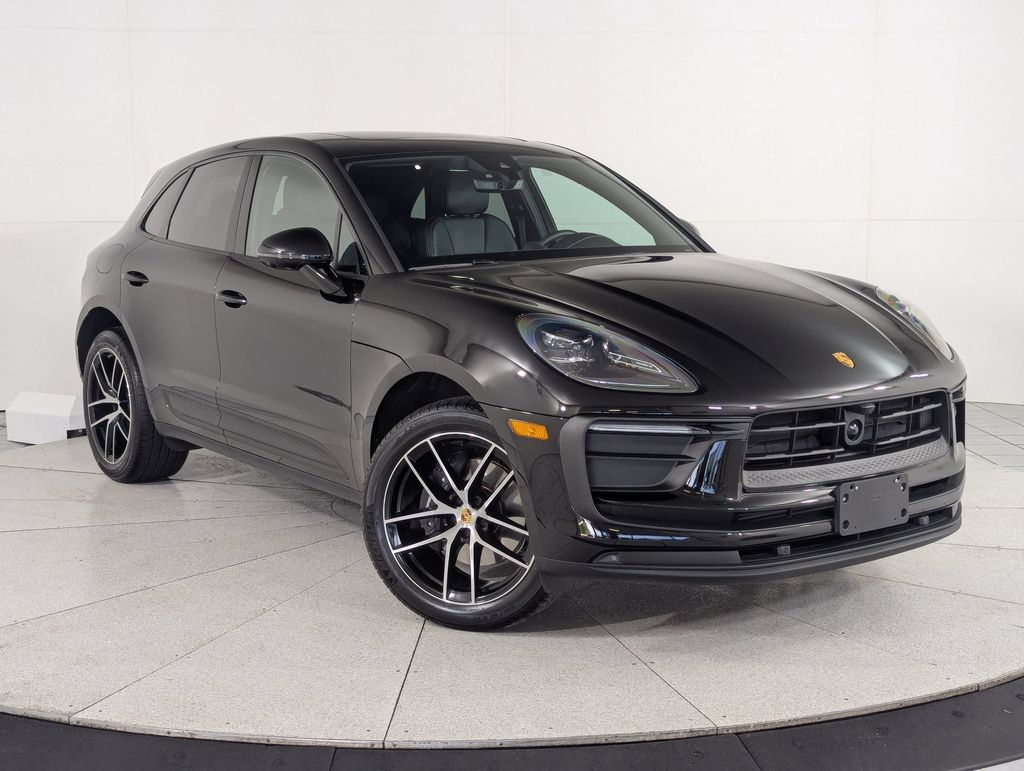 2025 Porsche Macan T - Photo 7