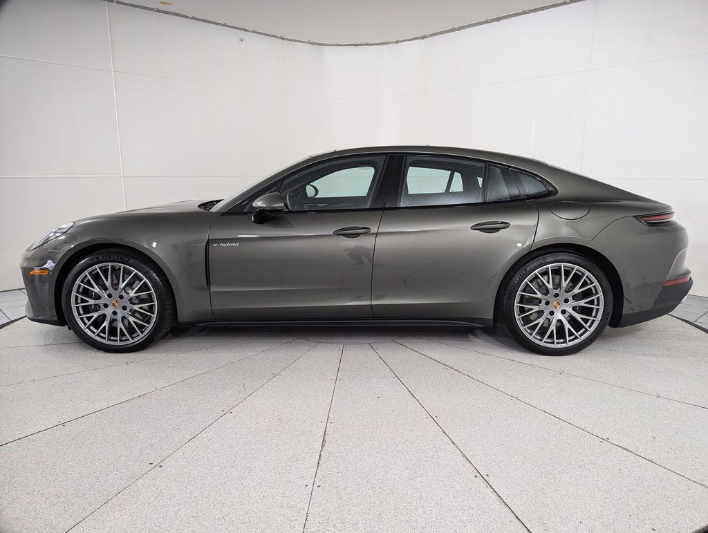 2026 Porsche Panamera 4 E-Hybrid - Photo 2