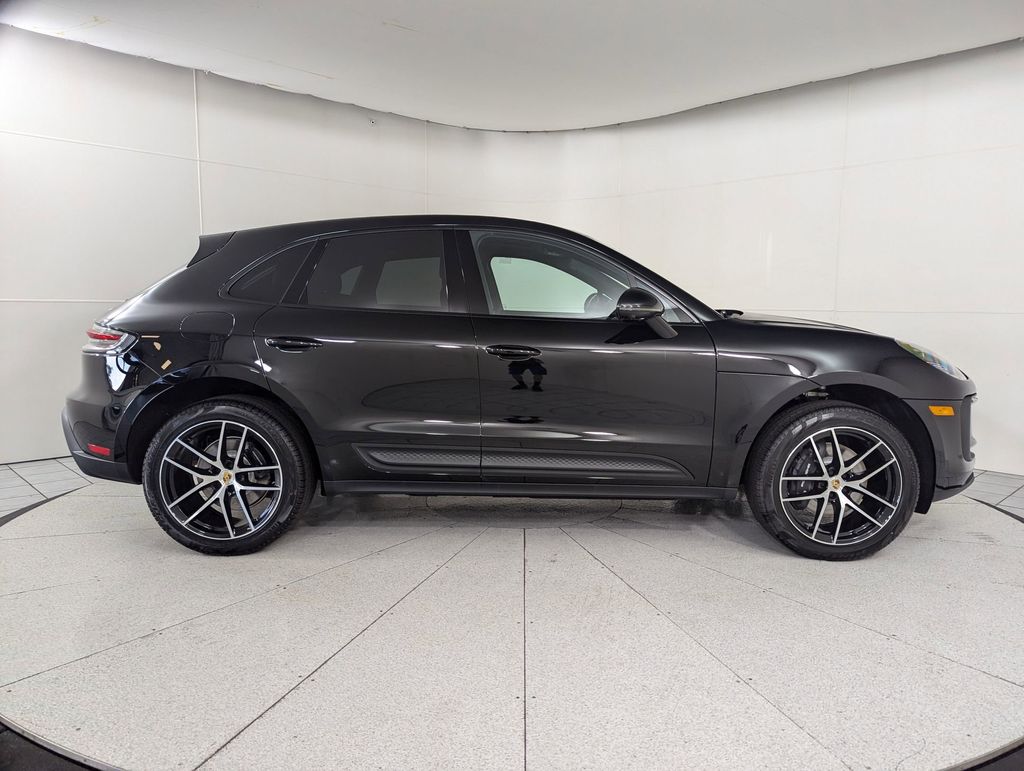 2025 Porsche Macan - Photo 8