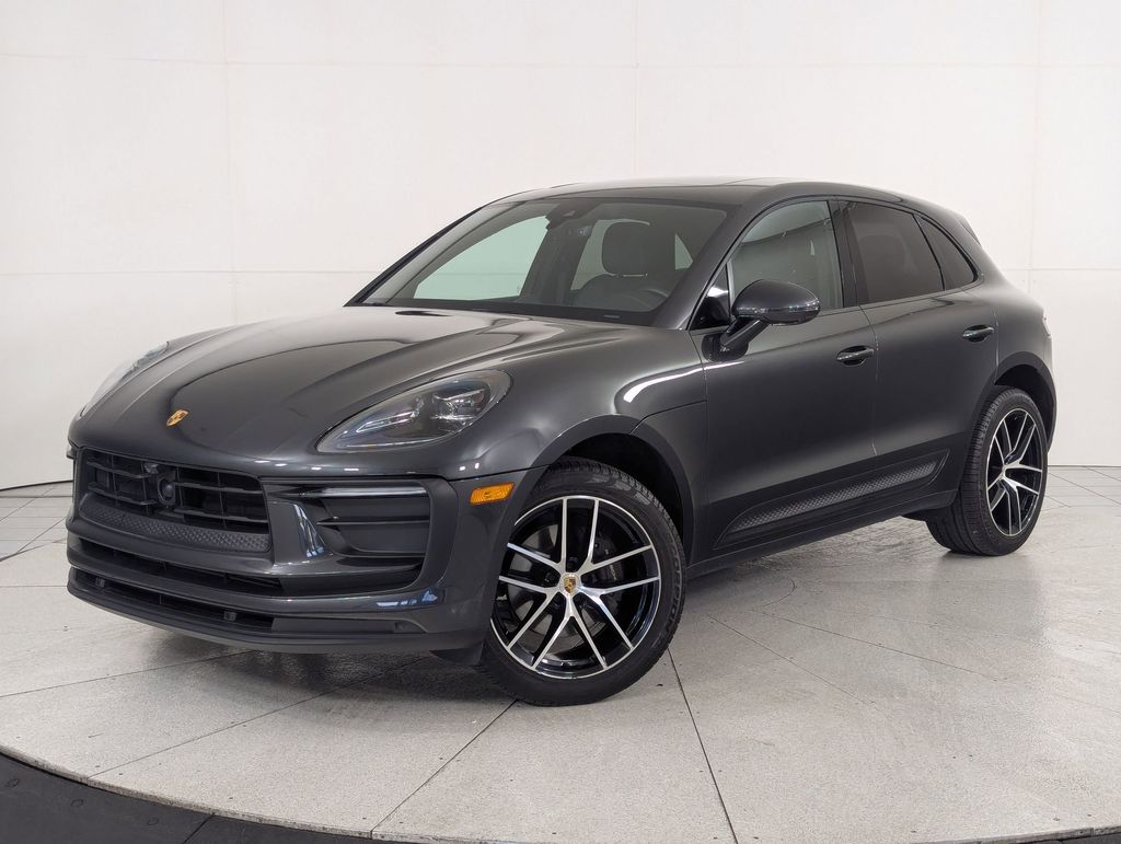 2023 Porsche Macan -'s photo