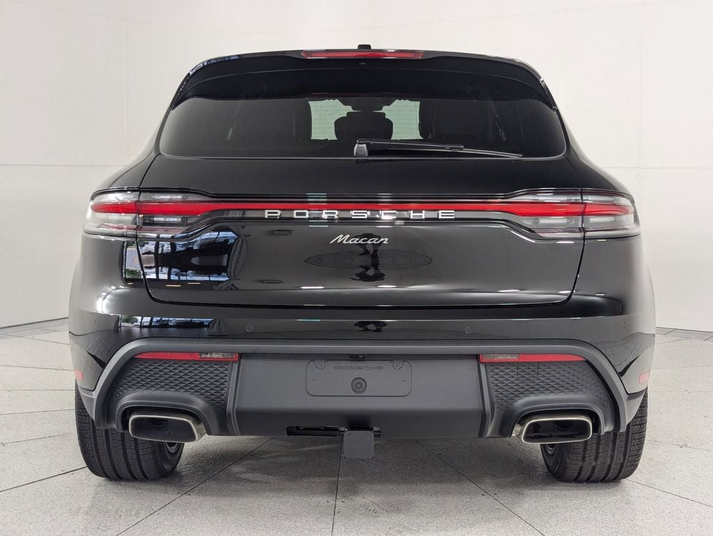 2025 Porsche Macan - Photo 10