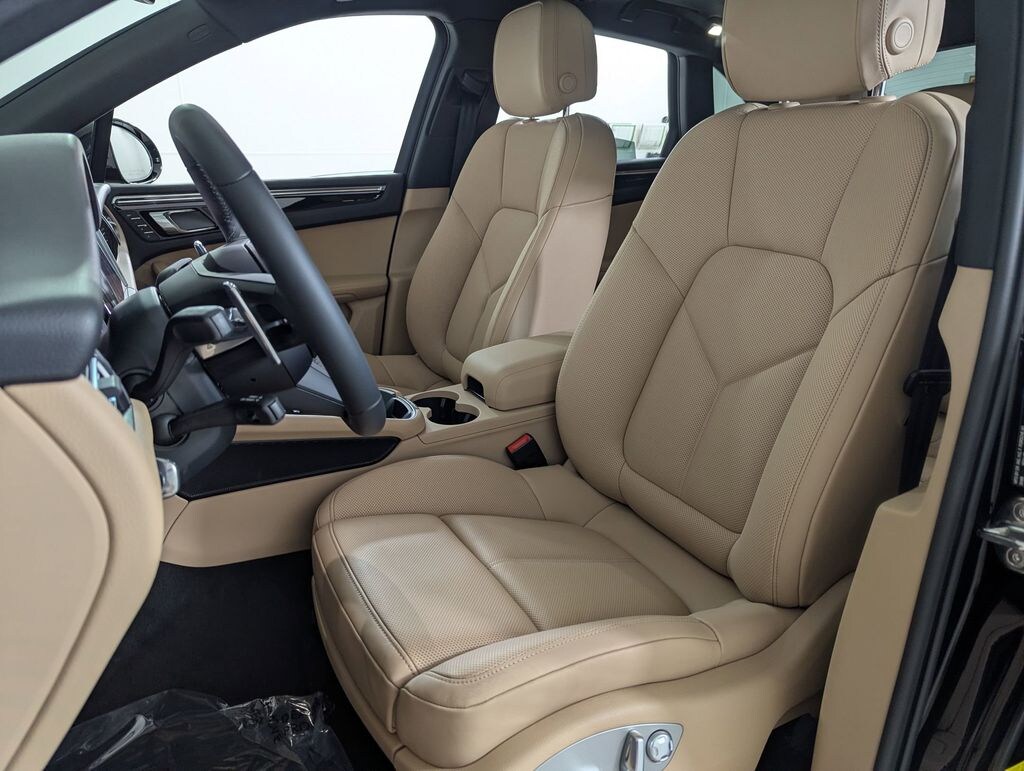 New 2026 Porsche Macan SUV