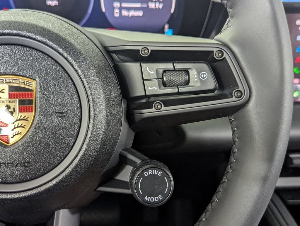 2025 Porsche Macan Base - Photo 21