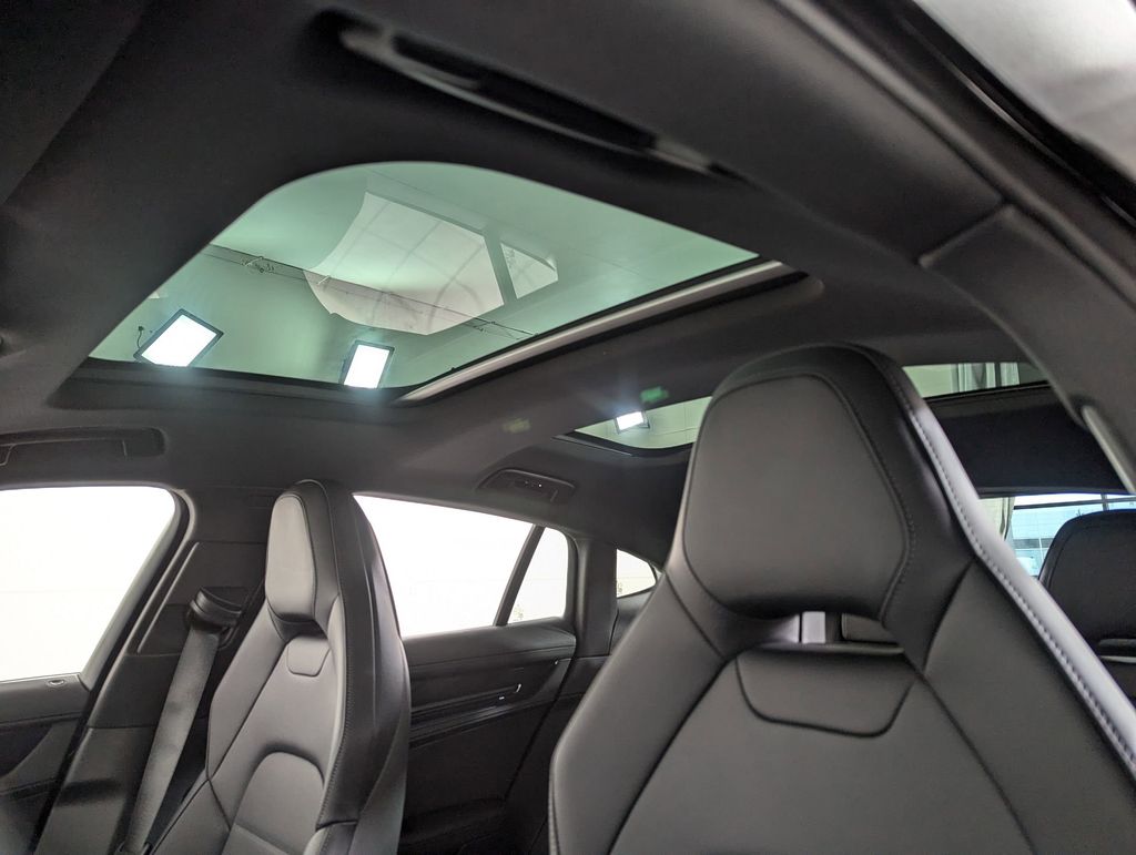 2026 Porsche Panamera 4 E-Hybrid - Photo 13