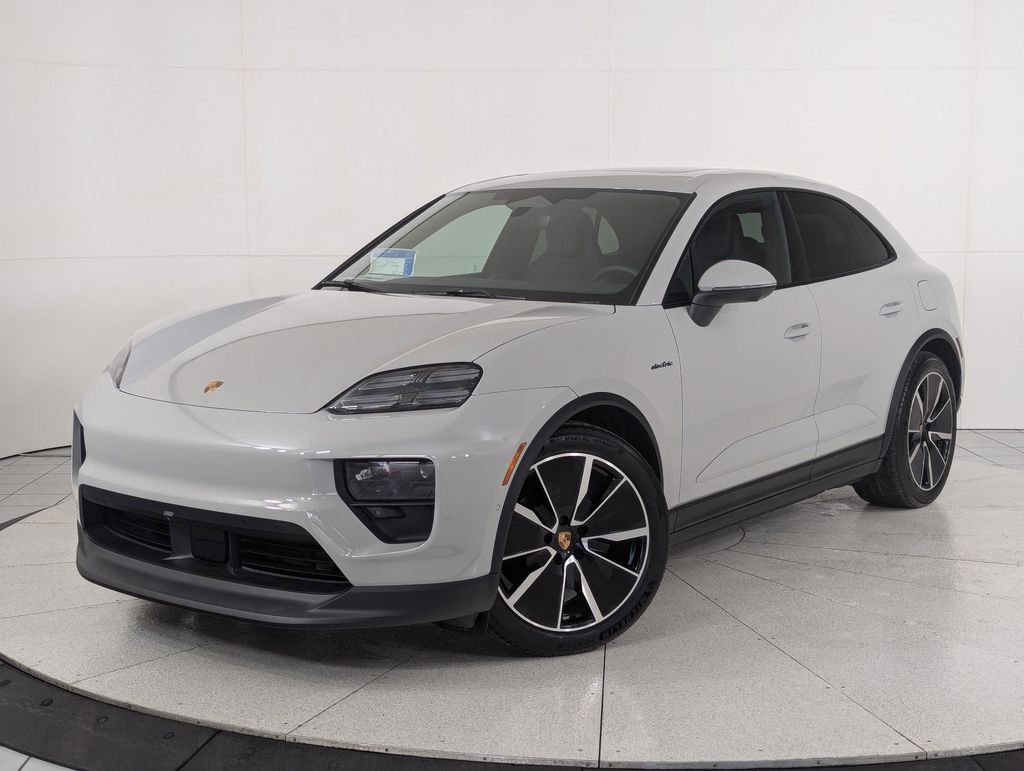 2026 Porsche Macan Base