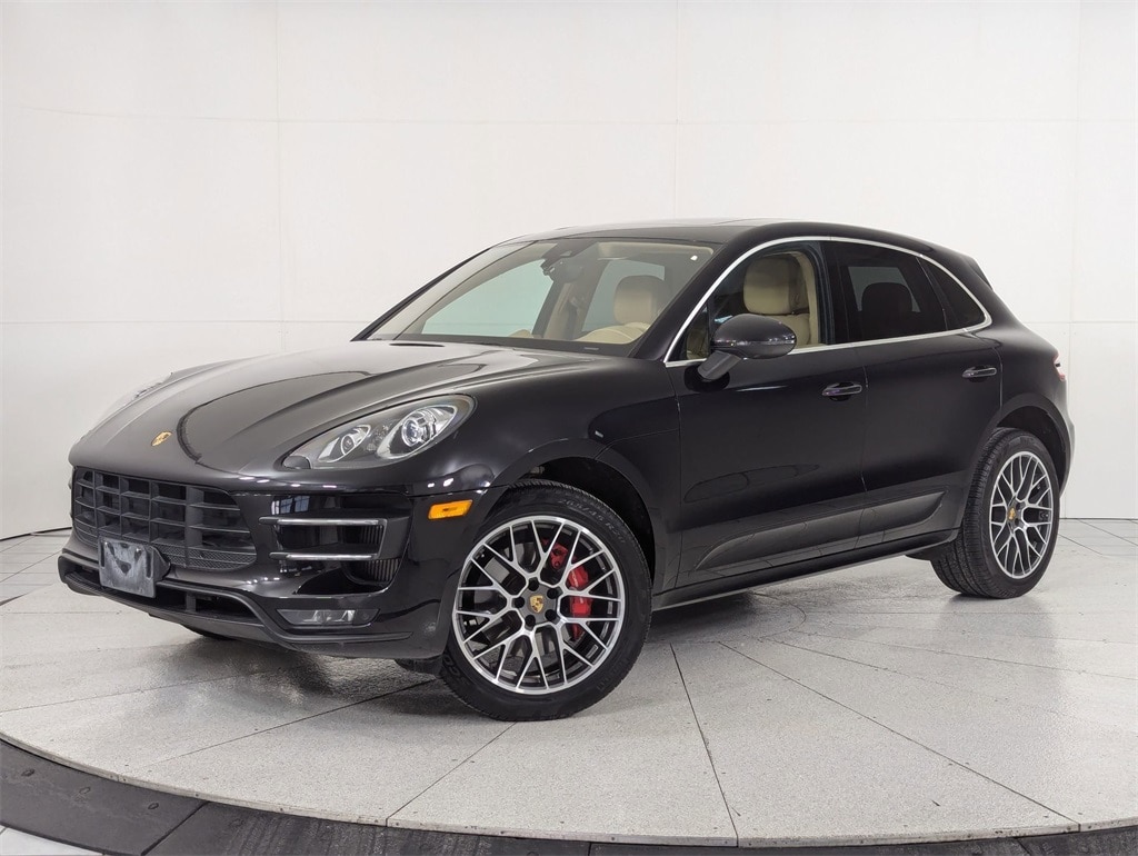 2016 Porsche Macan Turbo's photo