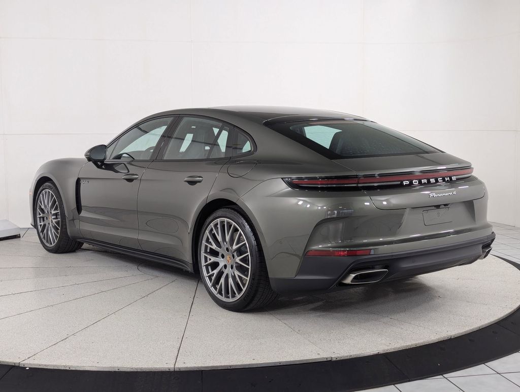 2026 Porsche Panamera 4 E-Hybrid - Photo 3