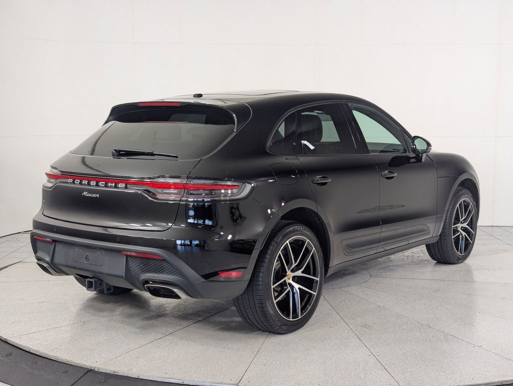2025 Porsche Macan - Photo 9