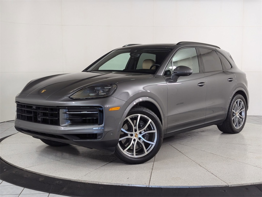 2024 Porsche Cayenne Base's photo