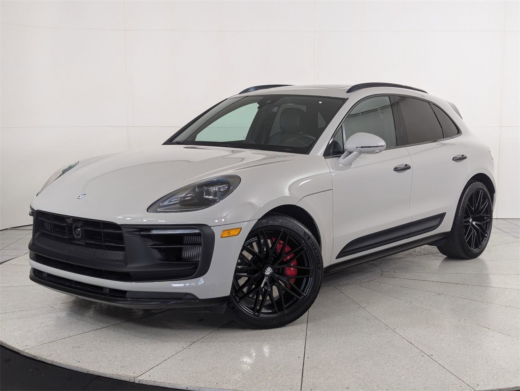 2022 Porsche Macan GTS's photo