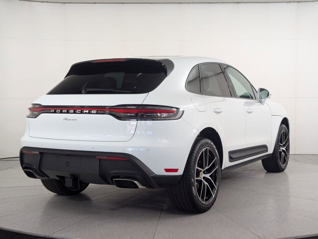 2025 Porsche Macan - Photo 9