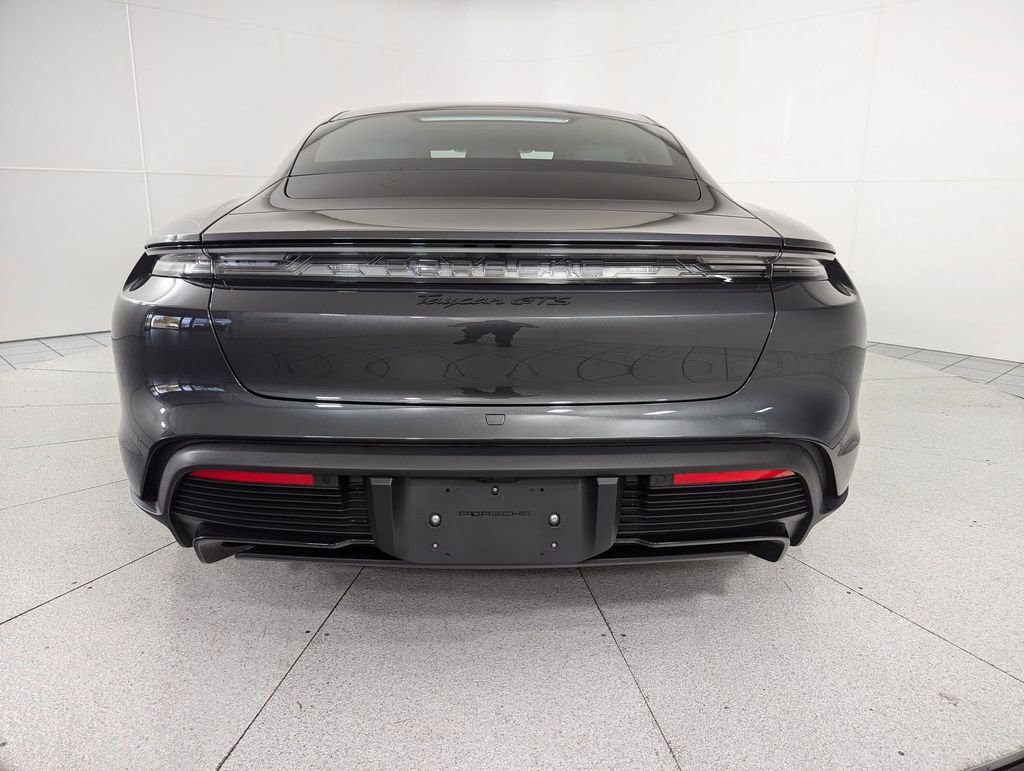 2026 Porsche Taycan GTS - Photo 10