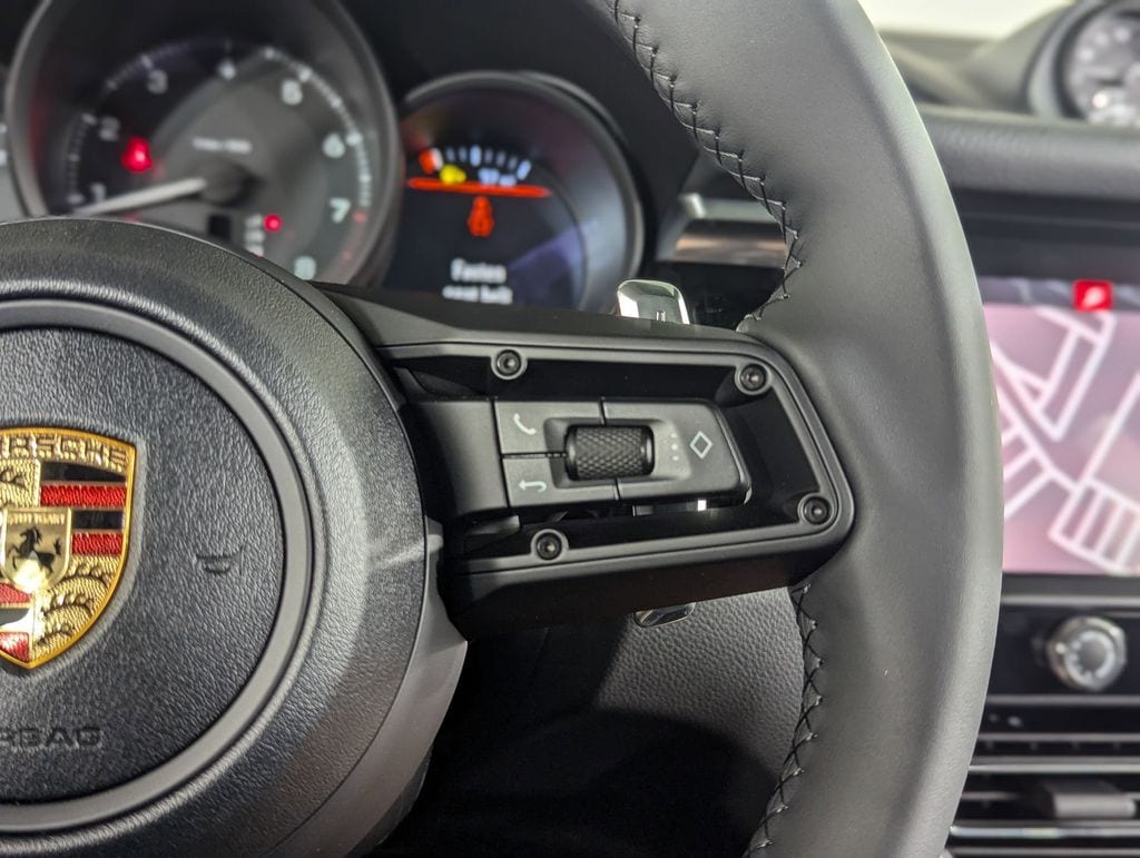 2025 Porsche Macan T - Photo 21