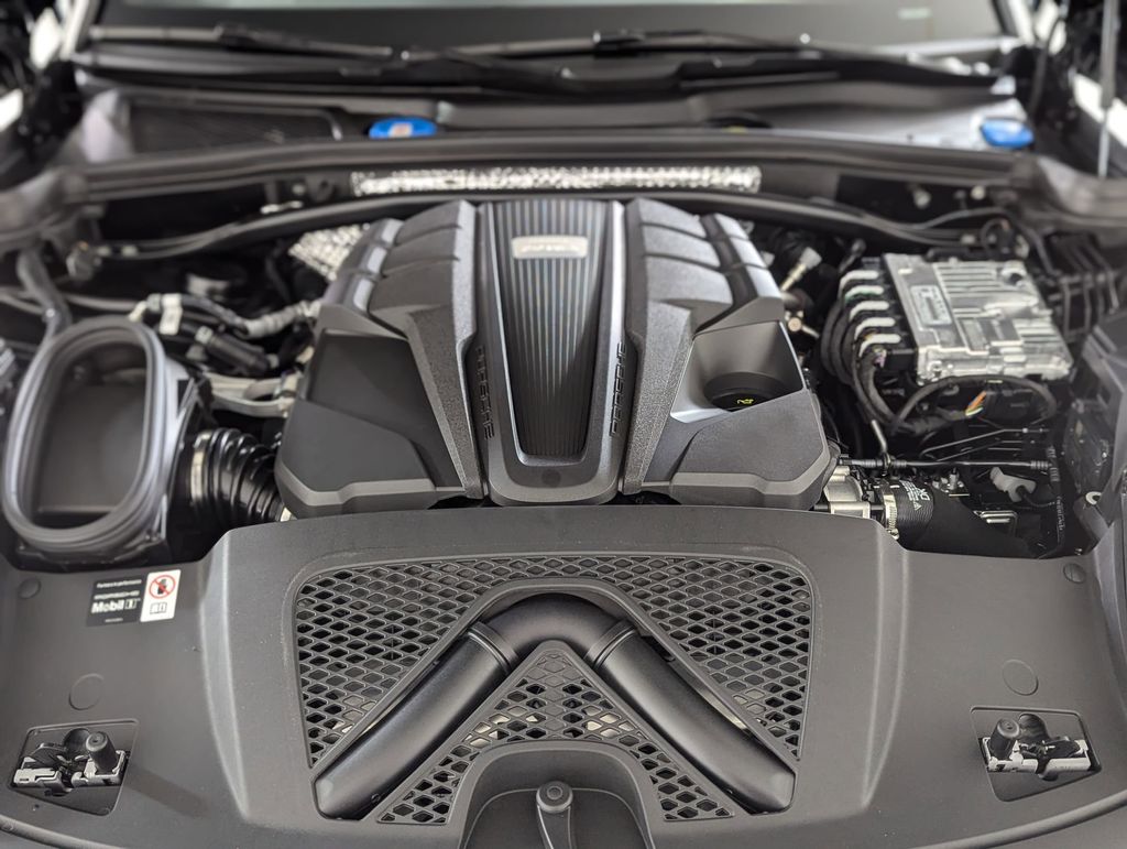 2026 Porsche Macan S - Photo 31