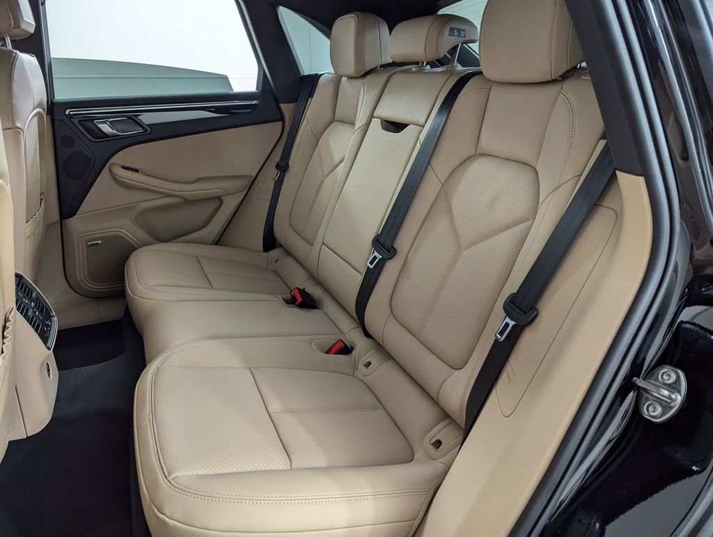 2025 Porsche Macan - Photo 27